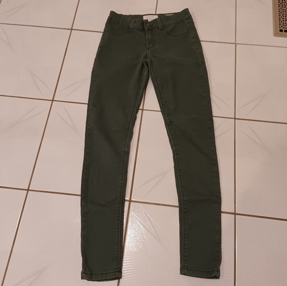 4/$60 Green Skinny Jeans - Size M - Picture 2 of 7